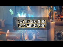 Un taller de trabajo metálico muy concurrido